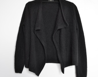 Cardigan drappeggiato in cashmere nero / Maglia morbida aperta sul davanti