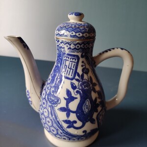 YAMARYU Oriental Blue And White Saki Or Tea Pot