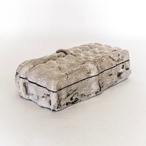 White Crackle Glaze Raku Ceramic Art Centerpiece Storage Box