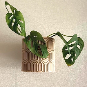 Mid-Century Modern Geometric Wall Planter | 3D Printed Boho Plant Pot with Drip Tray