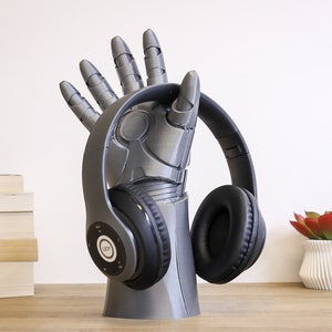 Iron Man Hand Headphone Stand |Gaming room decor | Headphone holder