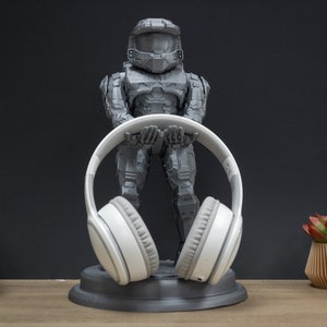 Full Body Master Chief Headphone Stand | Headphone Holder Perfect Gamer Gift | Halo Fan Headset Stand