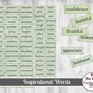 Op de afbeelding: Een set groene en witte inspirerende woordkaarten met een houtnerf achtergrond. De woorden omvatten "vertrouwen", "trouw", "vruchtbaar", "bloemen", "waarderen", "moed" en "inspirerende woorden".