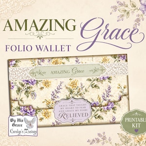 Könnte beinhalten: Eine florale Folio-Geldbörse mit den Worten "AMAZING Grace" in eleganter Schrift. Die Geldbörse hat einen cremefarbenen Hintergrund mit lila und gelben Blumen. Zusätzlicher Text enthält "FOLIO WALLET" und "RELIEVED".