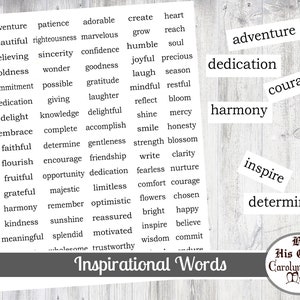 Op de afbeelding: Een witte achtergrond met zwarte tekst. De tekst is gerangschikt in een rasterpatroon en bevat woorden als "avontuur", "toewijding", "harmonie", "moed", "inspireren" en "bepalen". De woorden zijn inspirerend en motiverend.