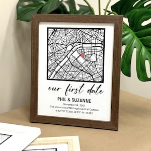 Carte Notre premier rendez-vous personnalisée avec cadre : où nous nous sommes rencontrés, impression sur feuille de coton, carte personnalisée avec cadre en bois, toile encadrée