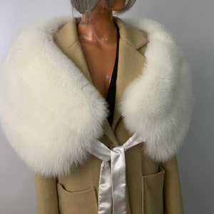 Shadow blue fox white collar/boa (Saga Furs)