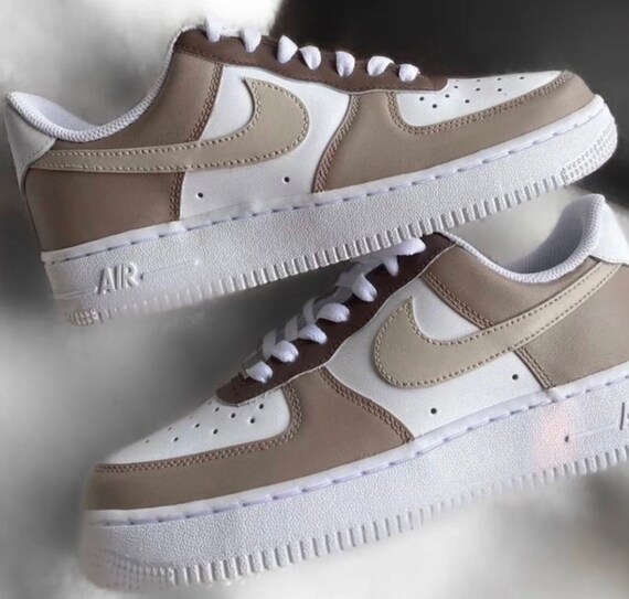 Nike bruine hotsell