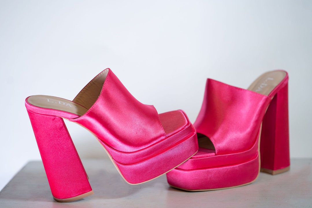 Bamboo Perforated Peep Toe Chunky Mule Heel