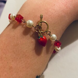 Strawberry Bracelet Kit - 5 Bracelets main image 0