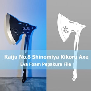 Könnte beinhalten: Eine schwarze und silberne Axt mit einem detaillierten Design und dem Text "Kaiju No.8 Shinomiya Kikoru Axe Eva Foam Pepakura File" auf blauem Hintergrund.