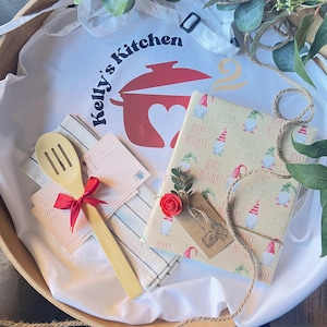 Blind Date with a Cookbook Christmas, Housewarming Gift, Cooking Enthusiast, Mystery Cookbook, Mom Gift, Gift for Dad,Blind Date with a Book