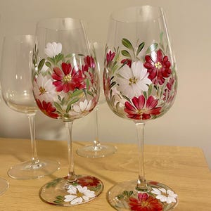 Hand Painted Floral Wine Glass 17 oz , Flower wine glass, Hand painted personalized  wine glasses