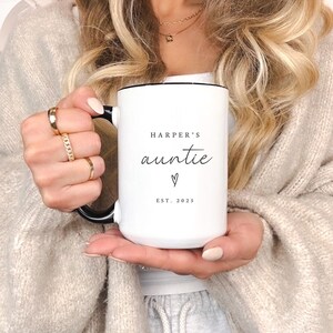 Personalisierte Tante Becher - Neue Tante Becher Est 2025 Geschenk - Benutzerdefinierter Name Schwester Bester Freund Schwangerschaftansage enthüllen Geschenke - Befördert zu Tante