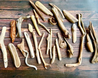 Oregon Coast Driftwood: 30 Small Pieces for DIY Crafts & Decor