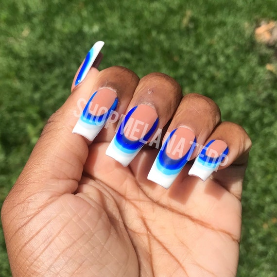 Blue and deals white ombre nails