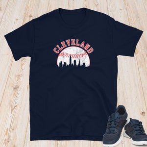 Camiseta vintage de aficionado al béisbol con el horizonte de Cleveland