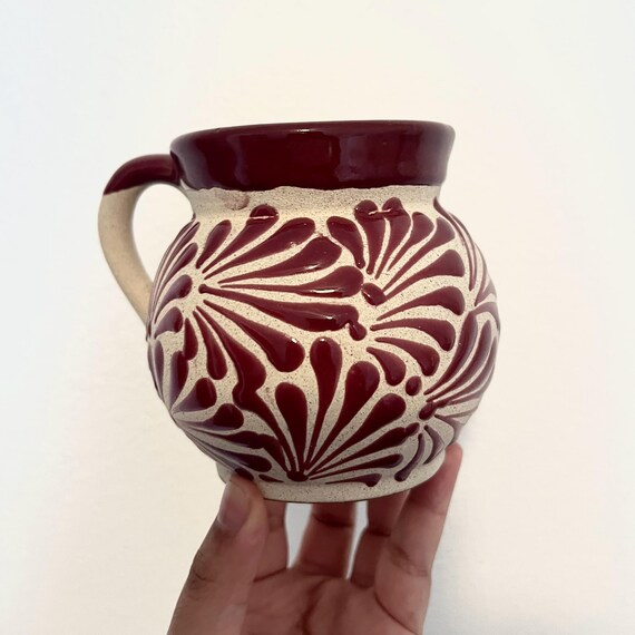 12oz handmade soy candle in reusable mug/ Mexican ceramic. Scents| pan dulce, coquito,feliz Navidad, celestial, naranja y Tajín,Mil Rosas