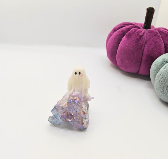 sparkly ghost, crystal ghost, amethyst aura quartz, cute ghost stuff, ghost gift, ghostcore, Halloween gift, cute spooky gift, crystal gift