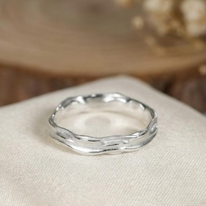 Everliving Fire Sterling Silver Band Ring – 5mm | Wavy Organic Minimal Ring | Handmade Silver Jewelry | HanJi Jewelry®