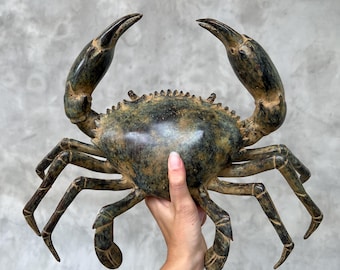 Gepatineerd bronzen krabsculptuur: nautische zeekunst, op de oceaan geïnspireerd statementstuk - BR222