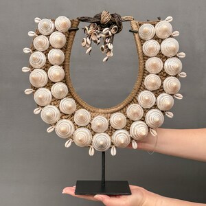 Dekorative Kegelmuschelkette SN 13: Sommerlicher Wohnstil, ethnische Dekoration - SN A/07