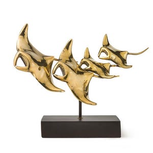Bronze Manta Ray Sculpture – Marine Art - Nature Inspired Decor - Unique Bronze Figurine - Decorative Figurine - Tabletop Decor - BR272