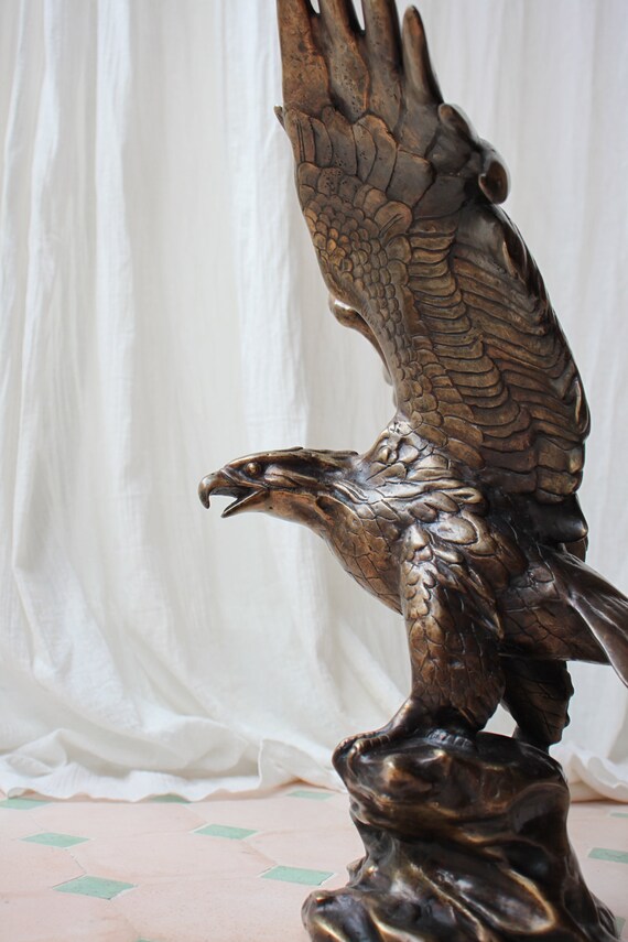 Rey de los Pájaros Escultura de Águila Poderosa hecha de - Etsy México