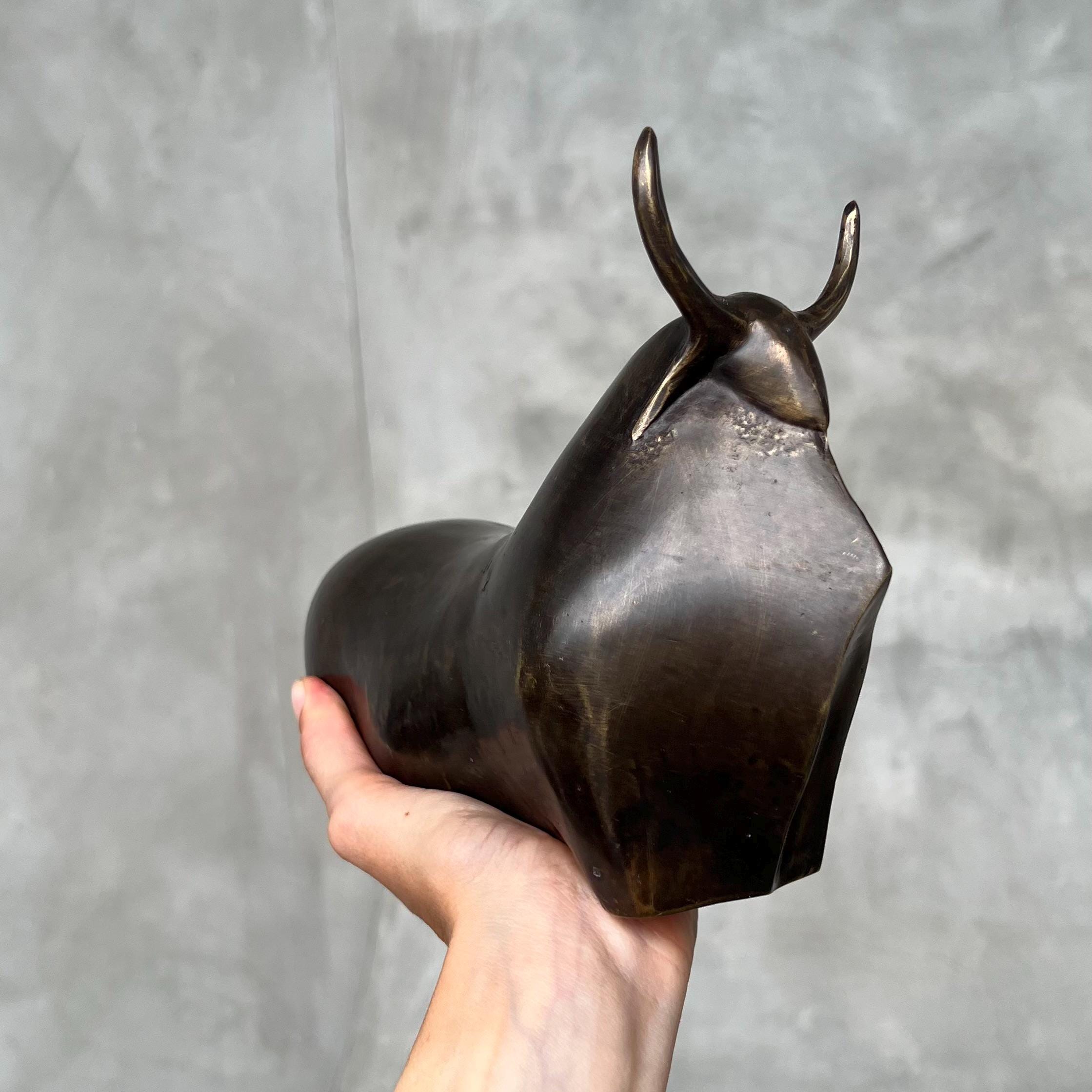 Heavy Bronze Bull Sculpture – Modern Animal Statue, Rustic Bronze Figurine, Strength Symbol Art, Western Home Decor Collectible - BR312