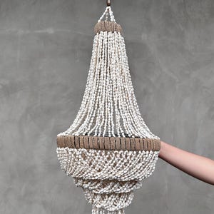 Lampadario a conchiglia fatto a mano 13 / Lampada a sospensione Boho / Lampada da soffitto a conchiglia costiera / Lampada a sospensione per casa sulla spiaggia / Decorazione tropicale - SL13