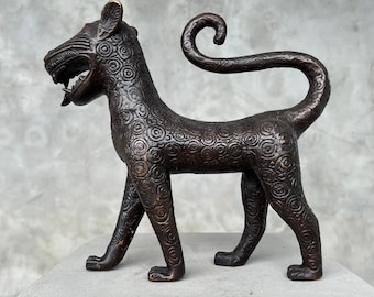 Benin Leopard Bronze Statue - Tribal Art | Handcrafted Wildlife Sculpture | Animal Sculpture | Interior Decor | Decorative Figurine - BR092