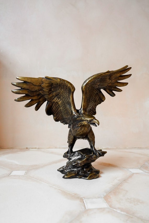 Statue d'aigle royal