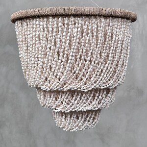 Lampadario a conchiglia fatto a mano 11 / Lampada a sospensione Boho / Lampada da soffitto a conchiglia costiera / Lampada a sospensione per casa sulla spiaggia / Decorazione tropicale - SL11