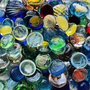 1Ibs Mini Glass Gems, BULK Assorted Flat Marbles, Flat back Marbles, Mini Vase Gems, Glass Mosaic Tiles, Aquarium Decoration