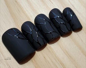 Black Water Vine Press On Nail Set
