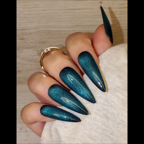 Cat Stiletto Nail 