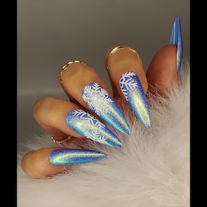 Blue Enchanted Snowflake Holiday Press On Nail Set