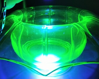 Rare: Large uranium glass fruit bowl with flared petal rim from Cambridge Glass Company 'Round' line