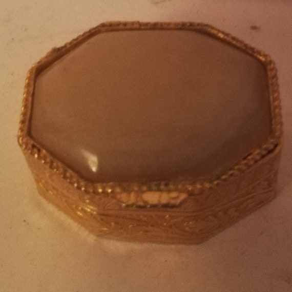 Tiny octagonal pill box - image 1