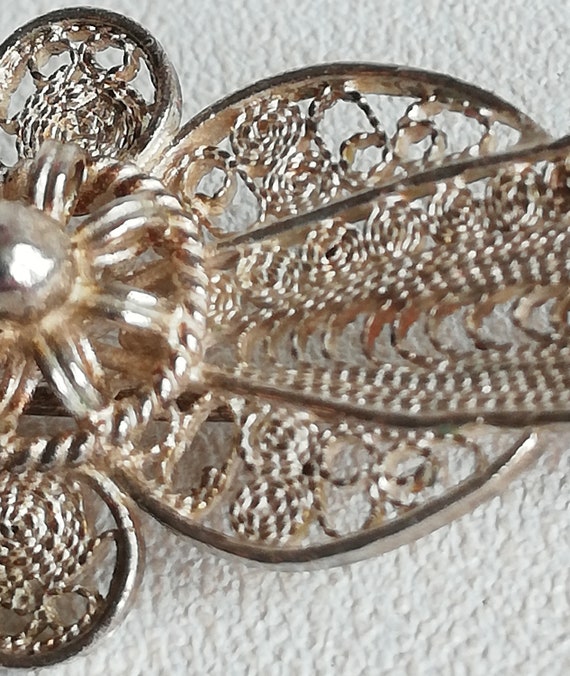 Brooches are back! Delicate art deco filigree brooch Gem