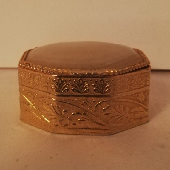 Tiny octagonal pill box - image 2