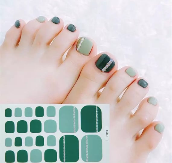 green emerald velvet dress Amazon.com: KXAMELIE Solid Color Square Press on Toenails Short,Glossy Fake  Toenails Press on Nails Acrylic Toe Nails,Reusable Mint Green Toenails Fake Toe  Nails Natural in 24 PCS,Seamless Fit Toe Nails Glue on :