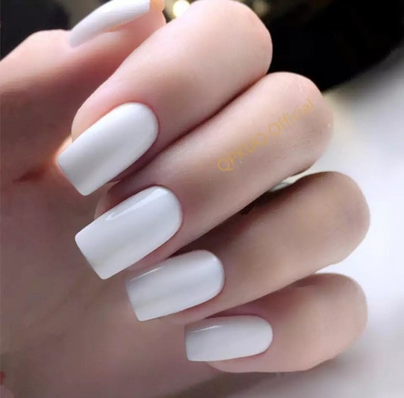Simple white acrylic nails (: : r/Nails