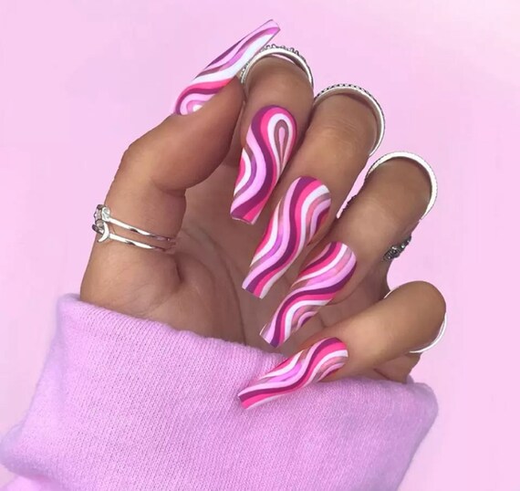 Fingernail kit deals