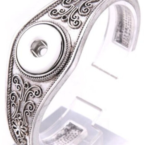 Fashionable Silver Floral Design Snap Wrist Bracelet with spaces that Fit 18mm-20mm Button Snap Charms DIY Accessories