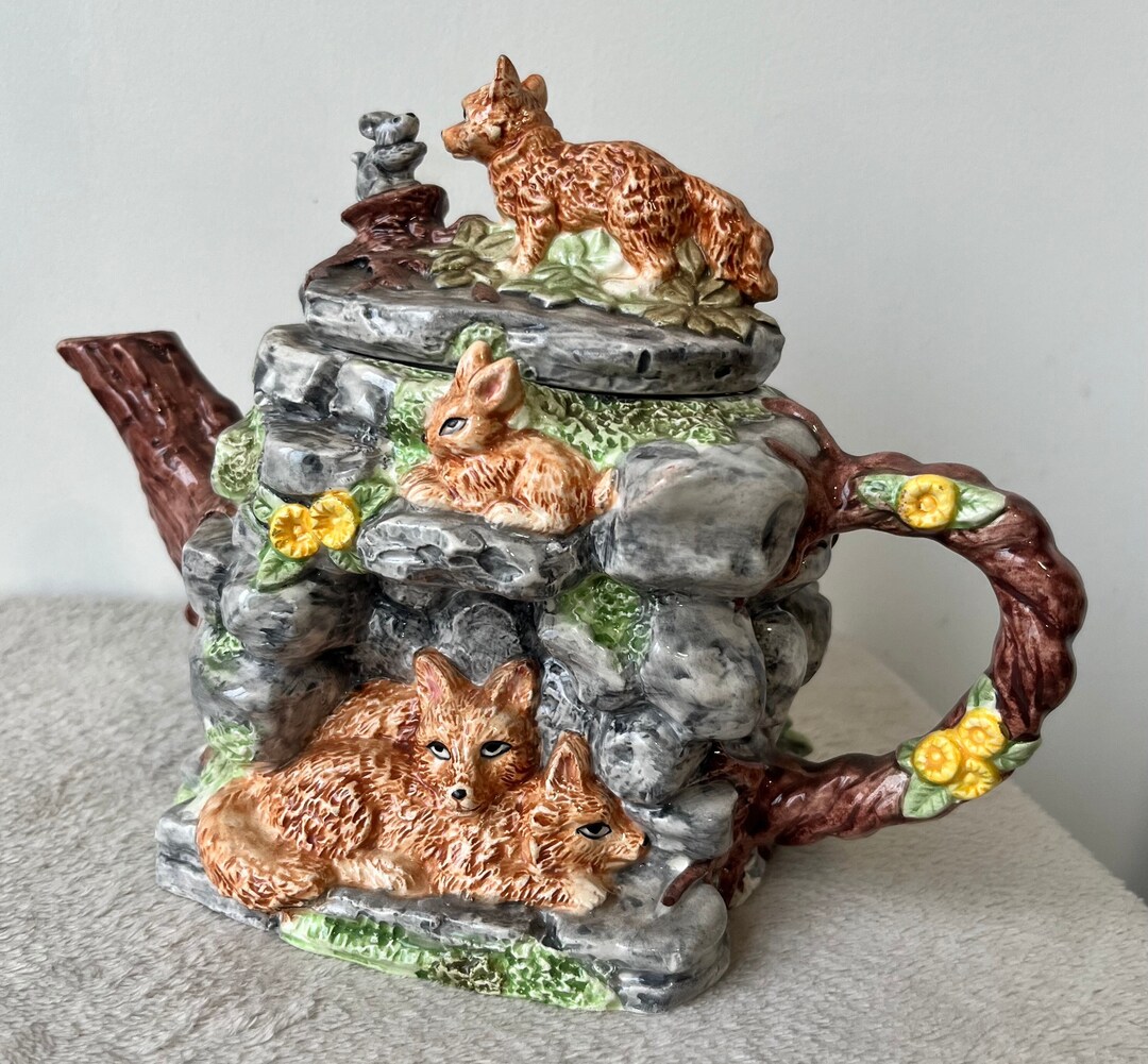 Collectible Decorative Teapot by Leonardo, the Fox and Hounds