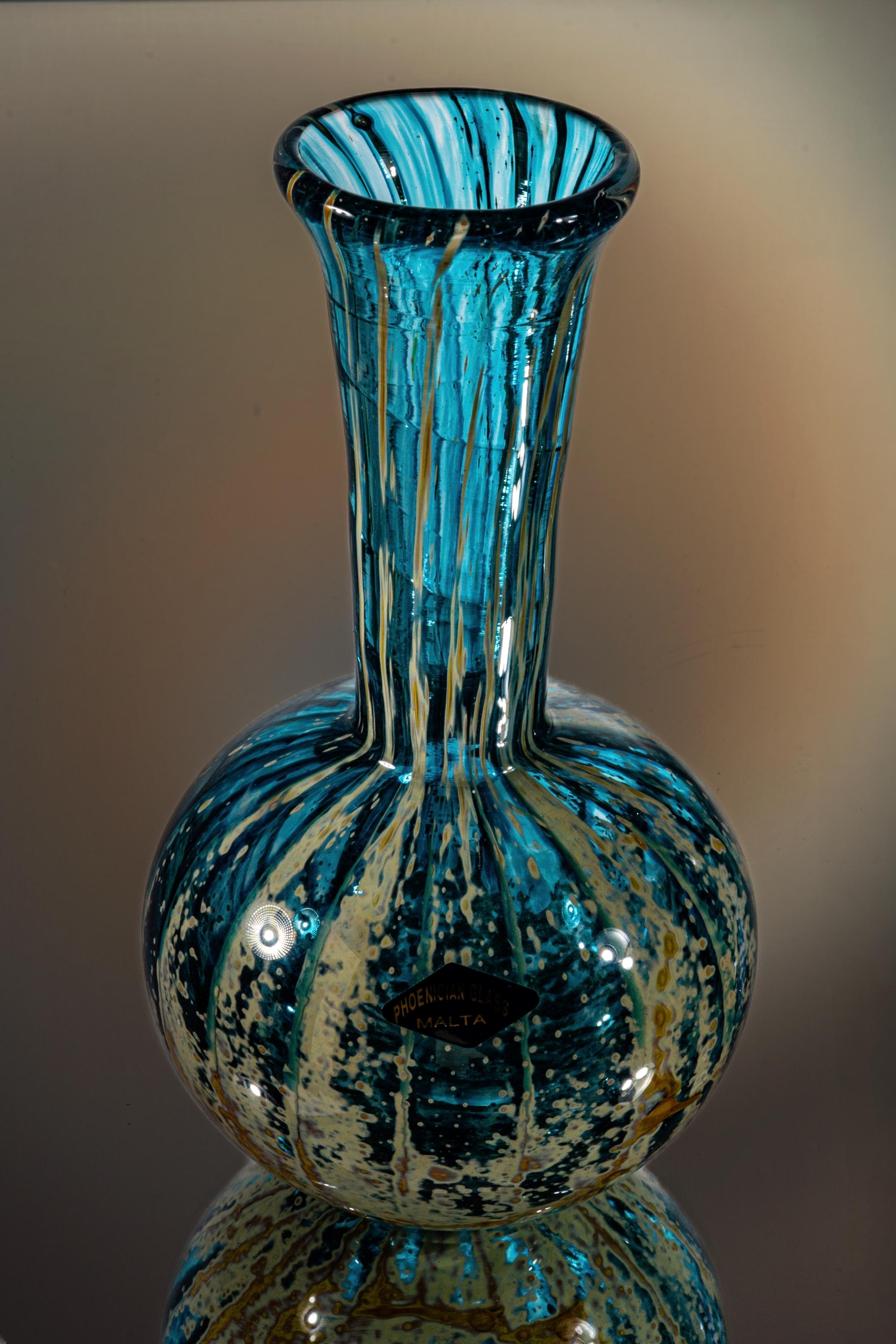 Leonardo Vase - Etsy
