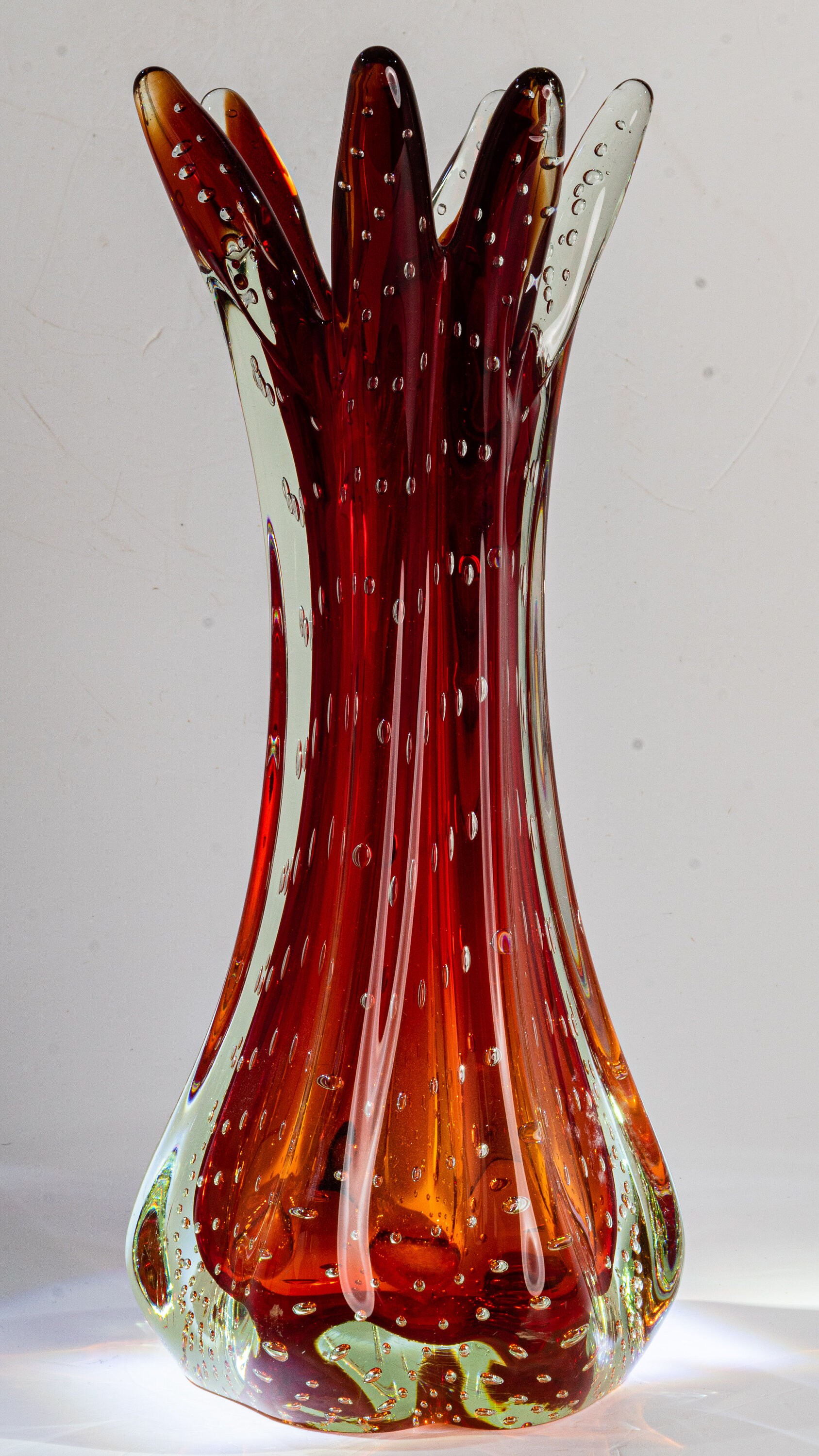 Dark red vase with controlled bubbles (H 21 cm) Italy 19601969