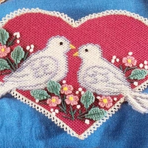Vintage Plastic Canvas Valentine&#39;s Day, Lovebirds Wall Hanging, Heart, PDF download, Digital, Instant Download
