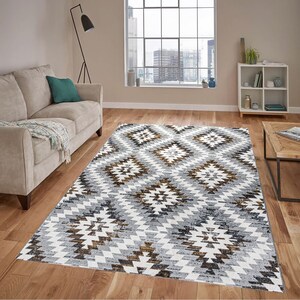 Short pile designer carpet Palmas carpet diamond pattern cream gold